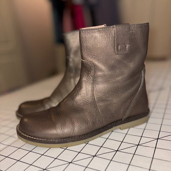 Land's End Girls "Metallic Bronze" Side Zip Leather Booties Size 4 - Picture 1 of 10
